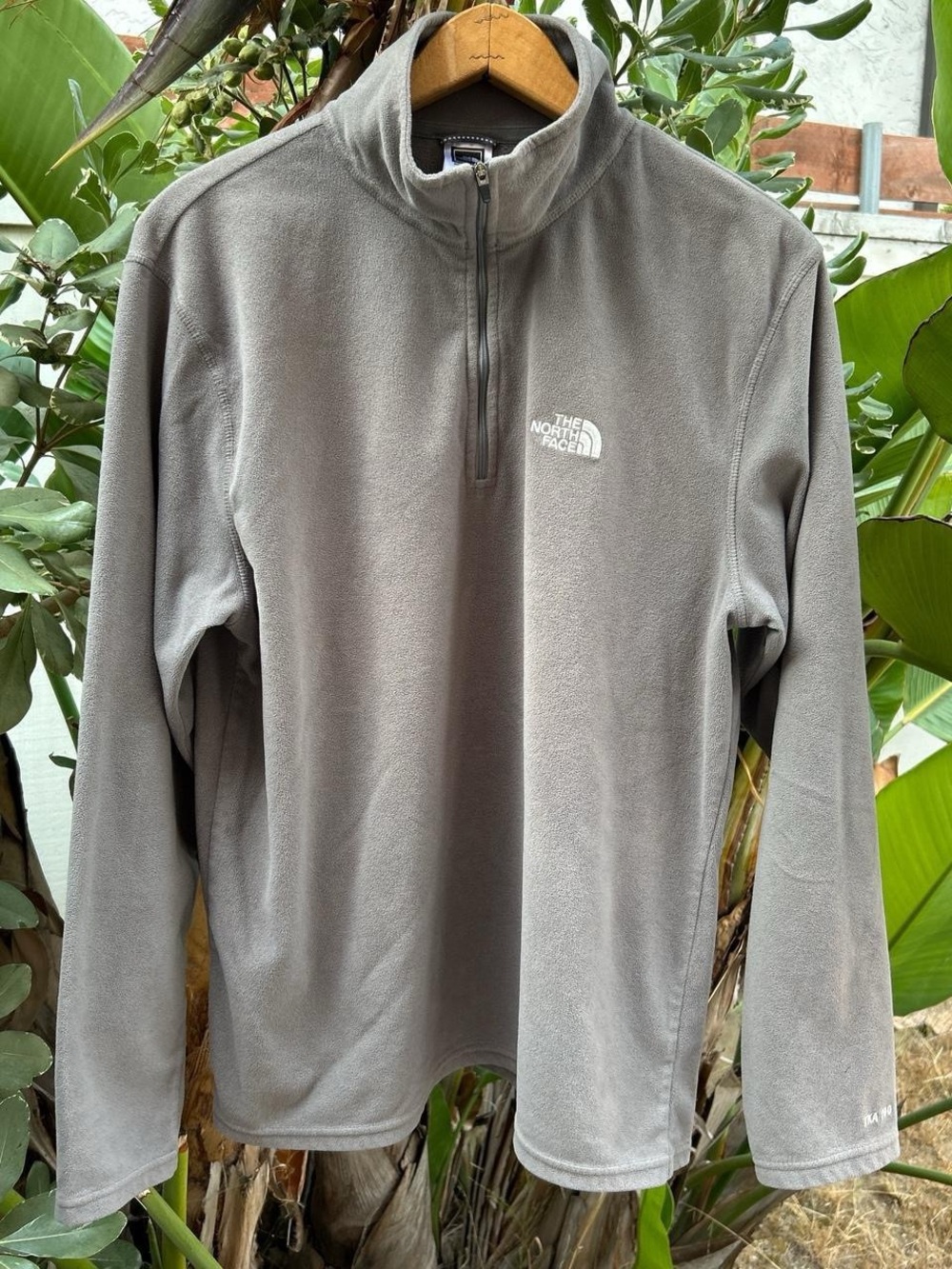 The North Face TKA 100 Quarter Zip Fleece Pullover Gray Mens M 21x26.5